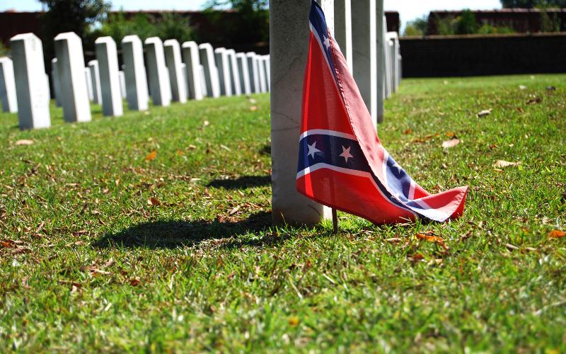 confederate flag by grave